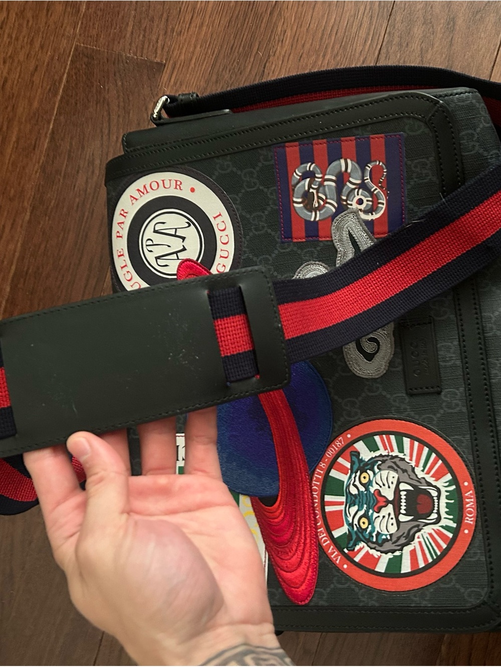 Gucci Black GG Supreme Messenger Bag with Colorful Patch Motifs - Picture 5 of 5